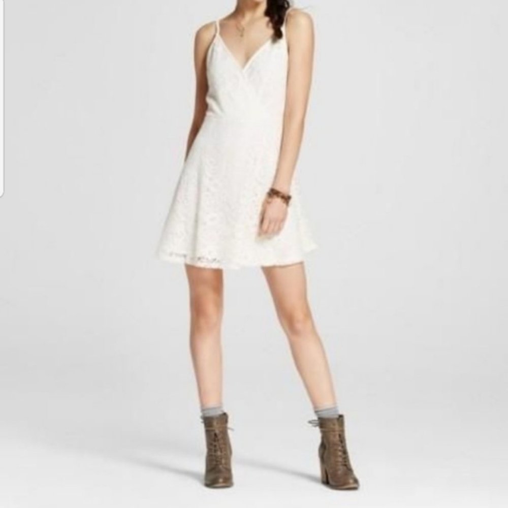 Mossimo Supply, Co. ~ Ivory Fully Lined Lace Mini ~ Adjustable Straps ~ Medium